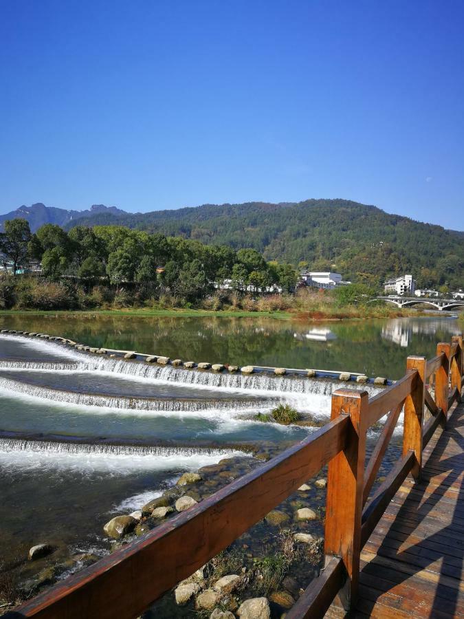 Hotel 張家界武陵源北岸輕奢客棧 森林公園店 Zhangjiajie Esterno foto